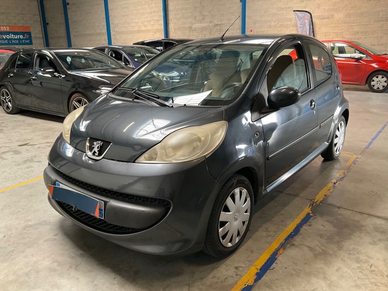Peugeot 107 1.0 — 1/8