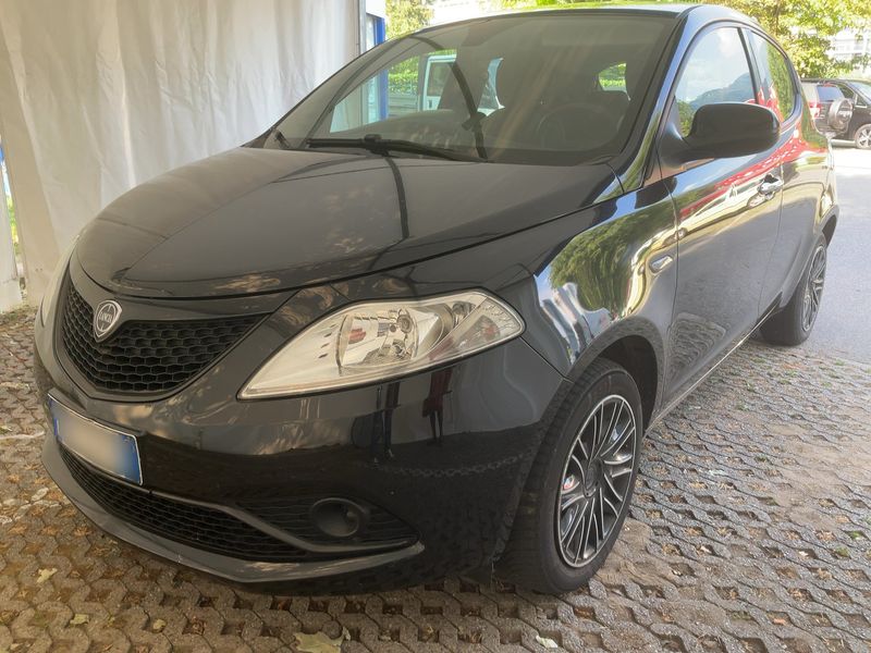 Lancia Ypsilon 1.2 — 1/8