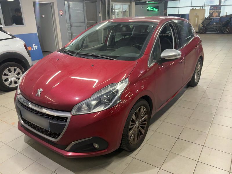 Peugeot 208 1.2 VTi — 1/8