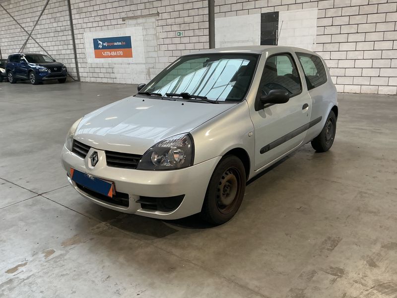 Renault Clio 1.2 — фото 1