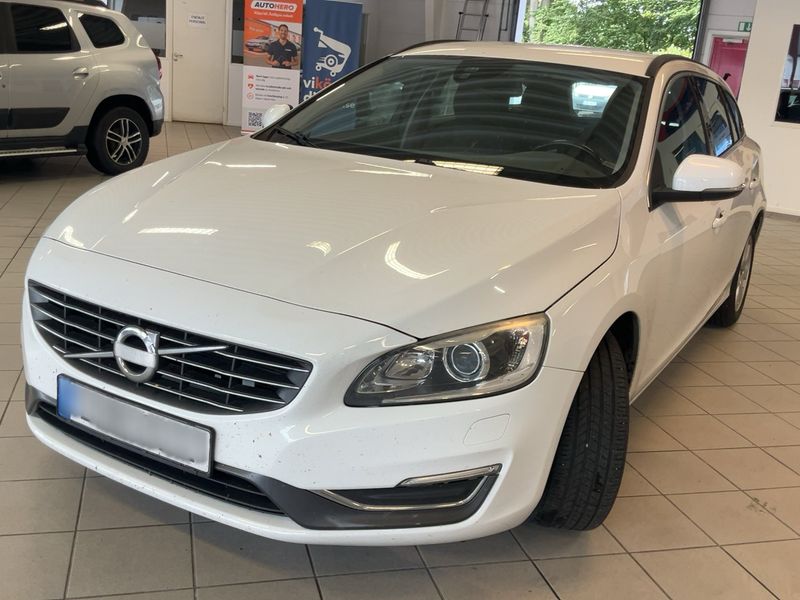 Volvo V60 2.4 D4 — 1/8
