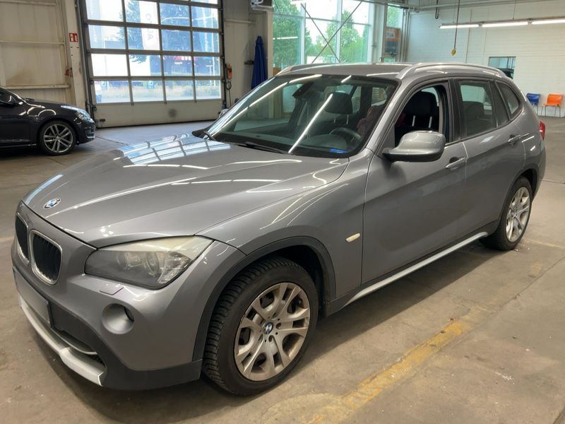 BMW X1 xDrive 18d — фото 1