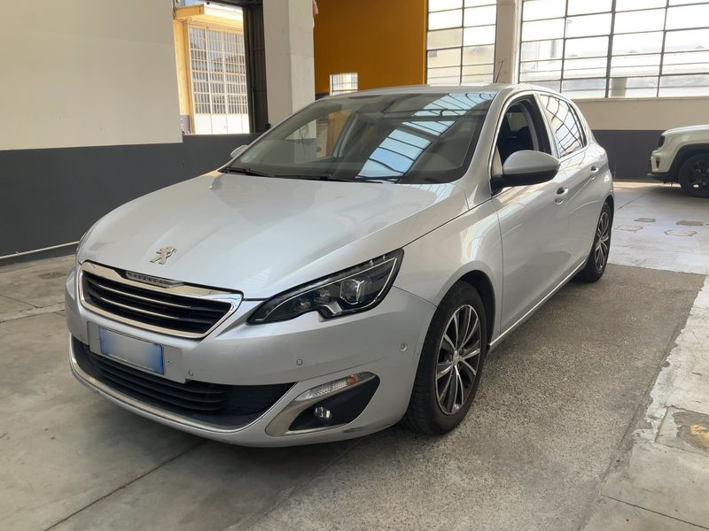 Peugeot 308 1.2 e-THP — 1/8