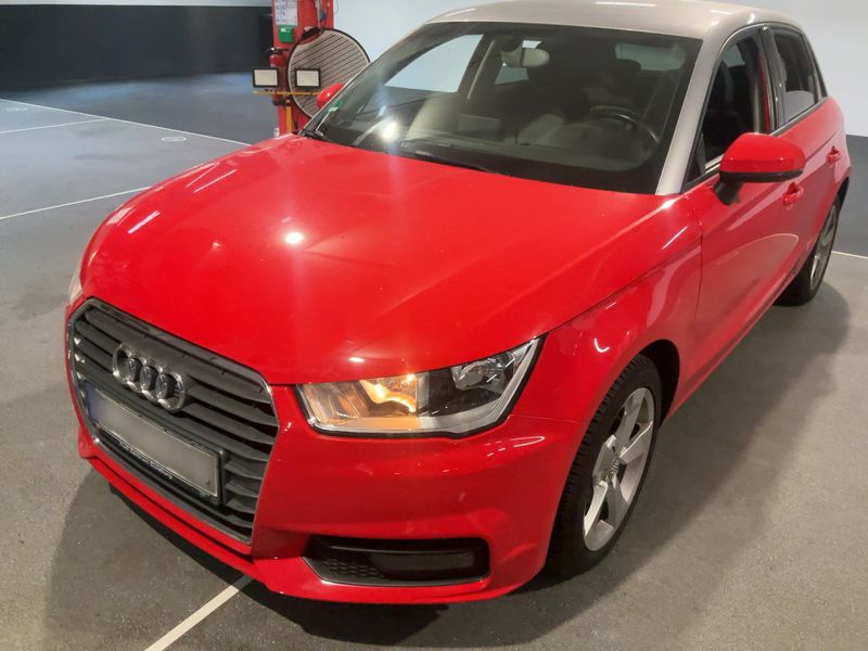 Audi A1 Sportback 1.0 TFSI — фото 1