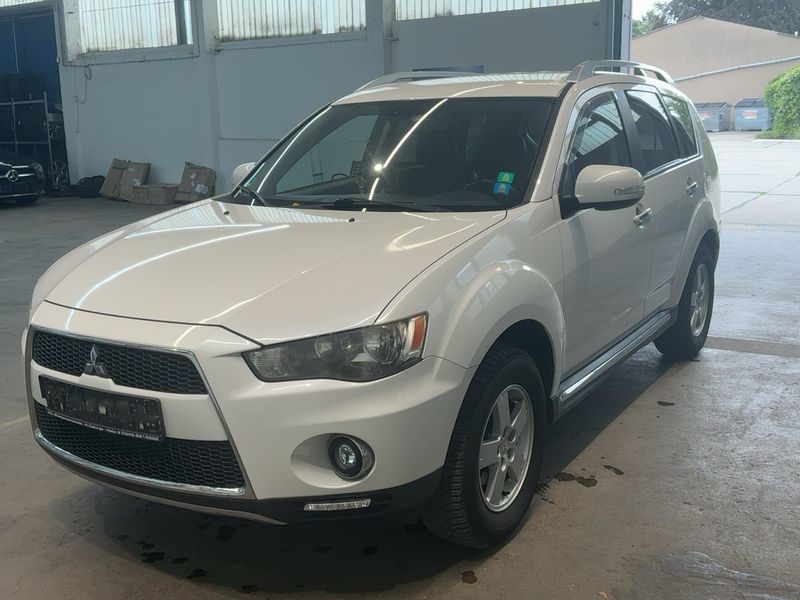 Mitsubishi Outlander 2.0 MIVEC — фото 1