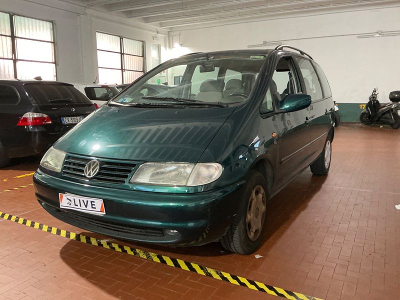 Volkswagen Sharan 2.0 — 1/8