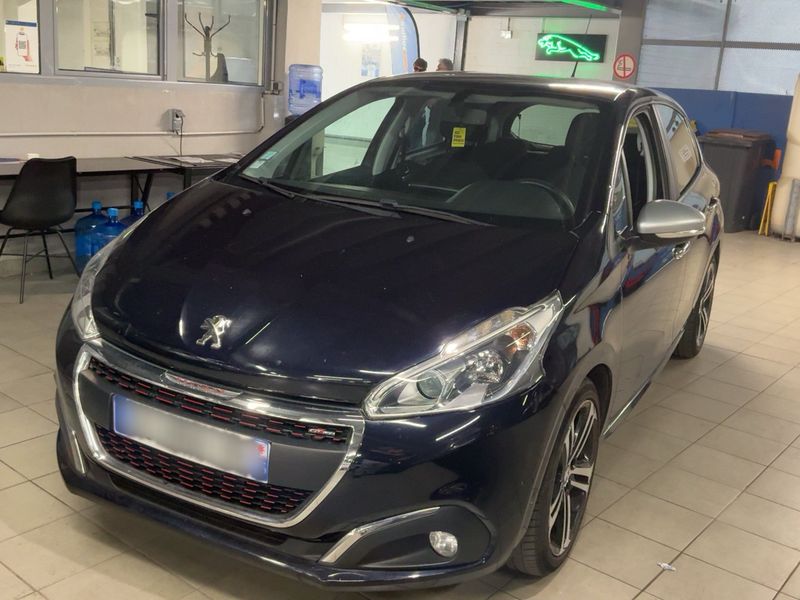 Peugeot 208 1.6 Blue-HDi — 1/8