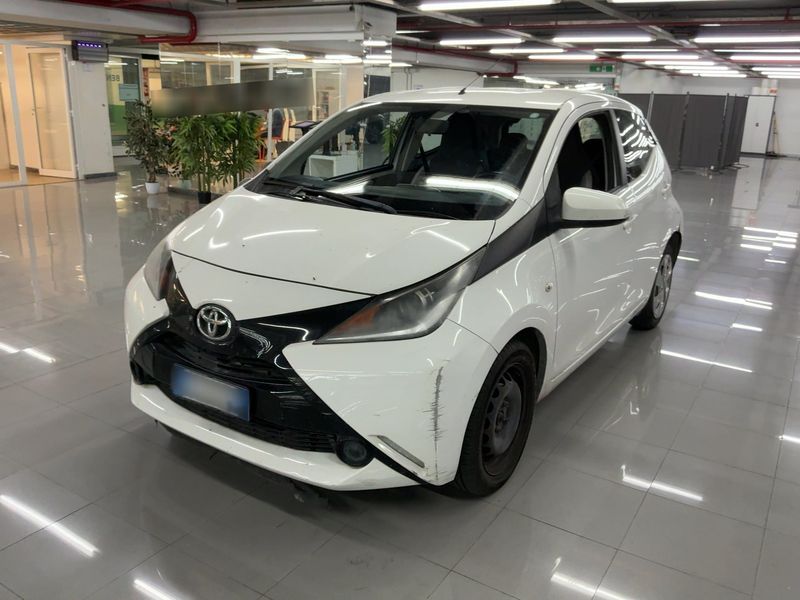 Toyota Aygo 1.0 — 1/8