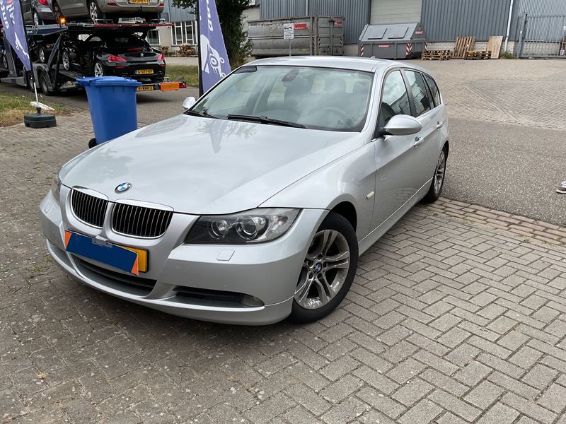 BMW 3er 325i — 1/8