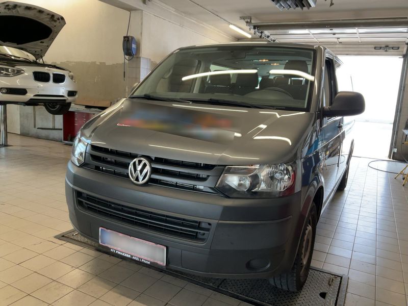 Volkswagen T5 Caravelle 2.0 TDI — 1/8