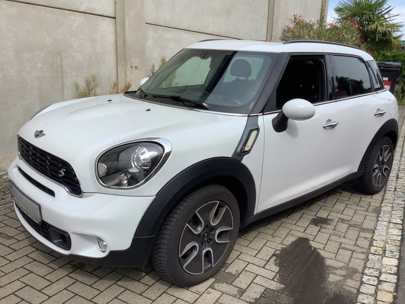 MINI Countryman Cooper S — 1/8