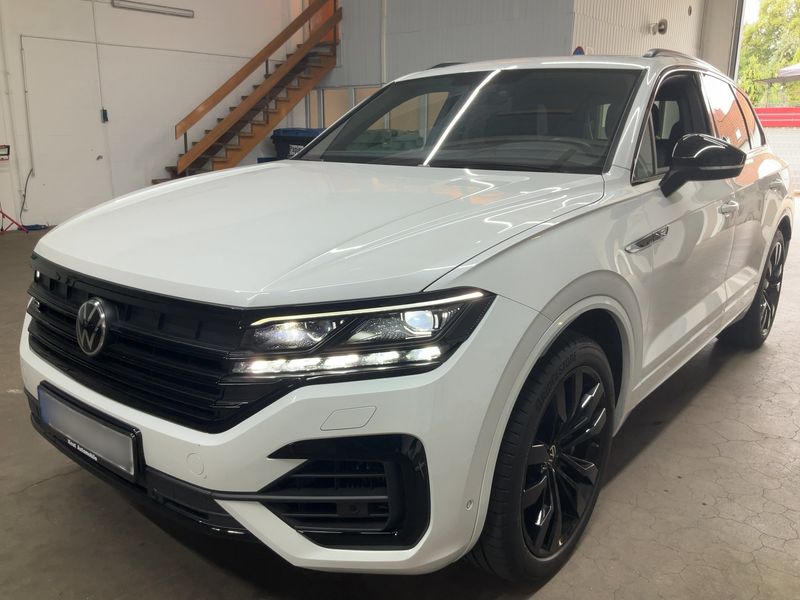Volkswagen Touareg 3.0 eHybrid — 1/8