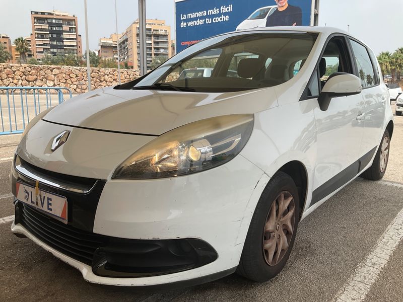 Renault Scenic 1.6 — 1/8