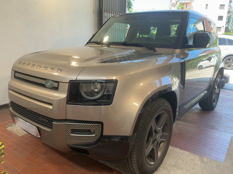 Land Rover Defender D250 Mild-Hybrid — 1/8