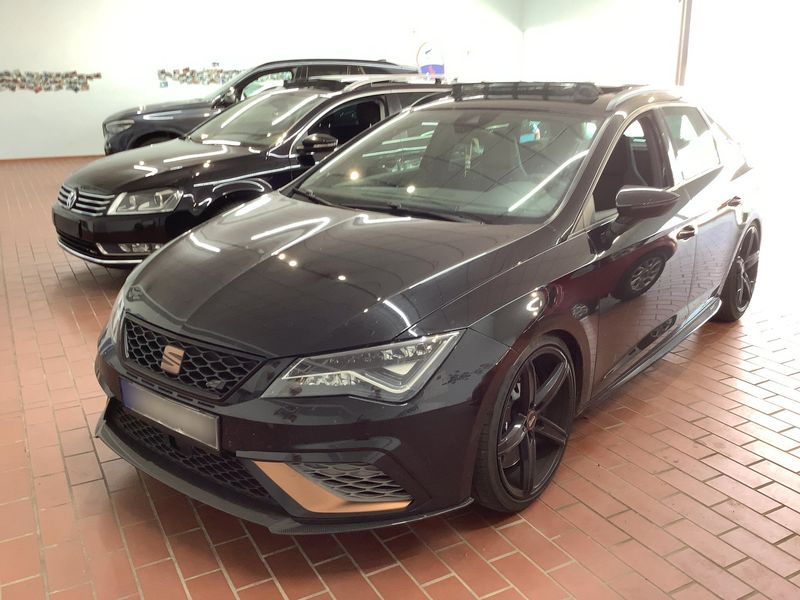 Seat Leon 2.0 TSI — 1/8