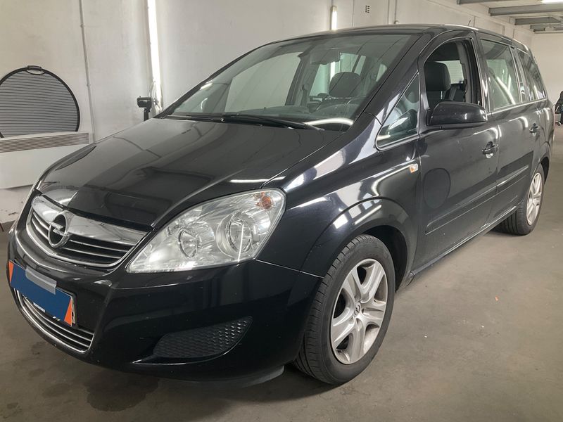 Opel Zafira 1.8 — 1/8
