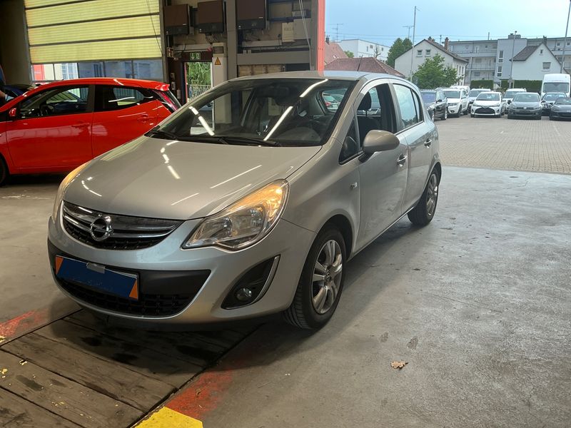 Opel Corsa 1.2 — фото 1