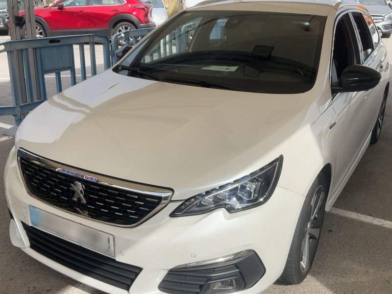 Peugeot 308 1.2 e-THP — 1/8