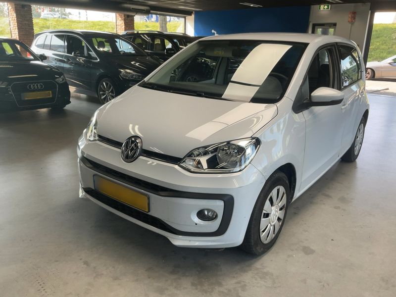 Volkswagen up! 1.0 — фото 1