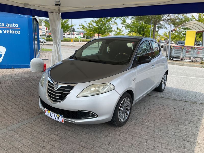 Lancia Ypsilon 0.9 TwinAir — фото 1