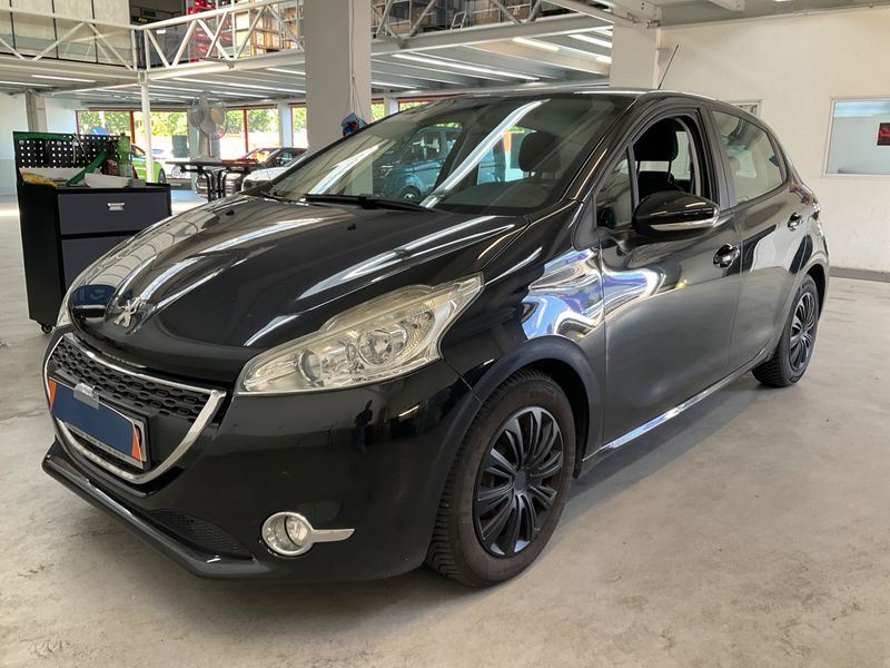 Peugeot 208 1.4 VTi — фото 1