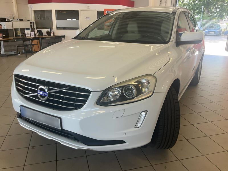 Volvo XC60 2.0 D3 — 1/8