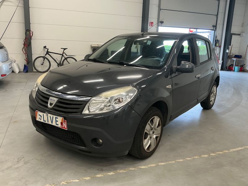 Dacia Sandero 1.2 — 1/8