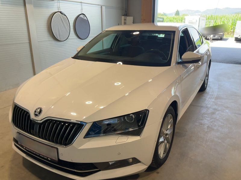 Skoda Superb 2.0 TDI — 1/8