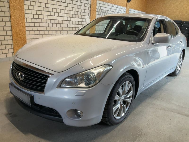 Infiniti M-Serie M35h — 1/8