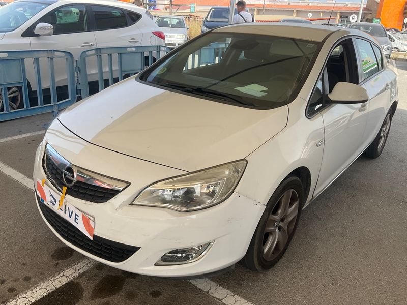 Opel Astra 1.7 CDTI — 1/8