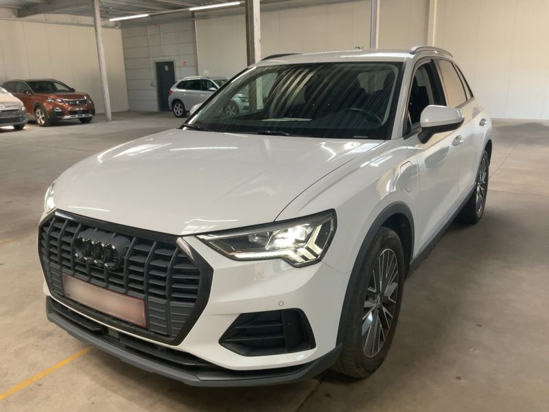 Audi Q3 45 TFSIe — фото 1