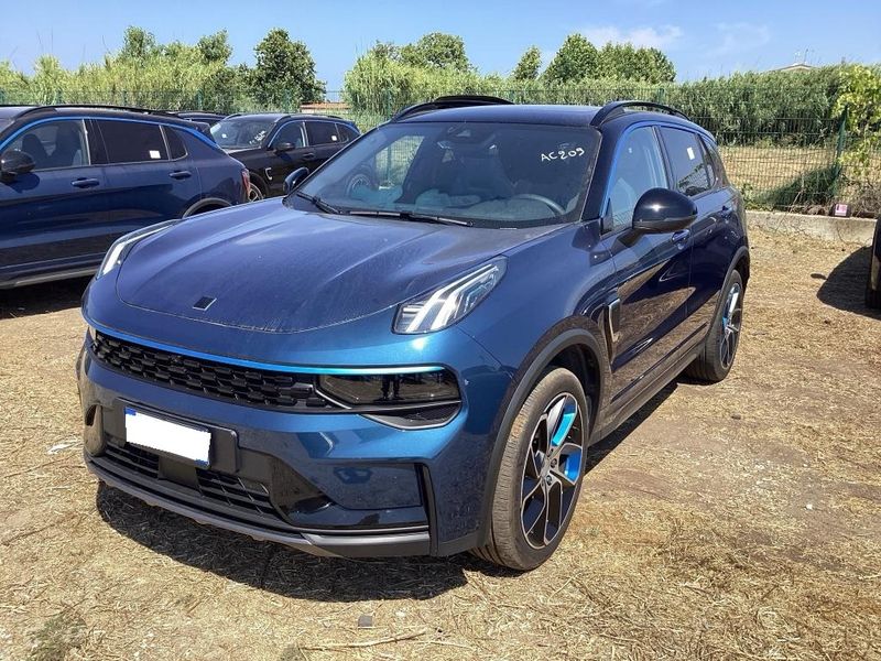 Lynk & Co 01 1.5 Plug-in Hybrid — 1/8