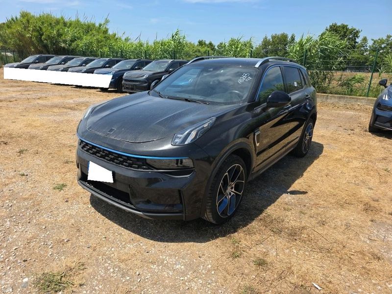 Lynk & Co 01 1.5 Plug-in Hybrid — 1/8