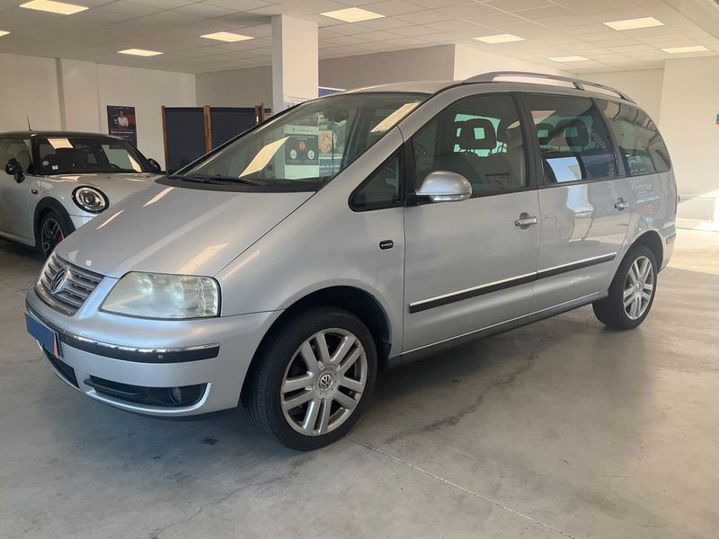 Volkswagen Sharan 2.0 TDI — 1/8