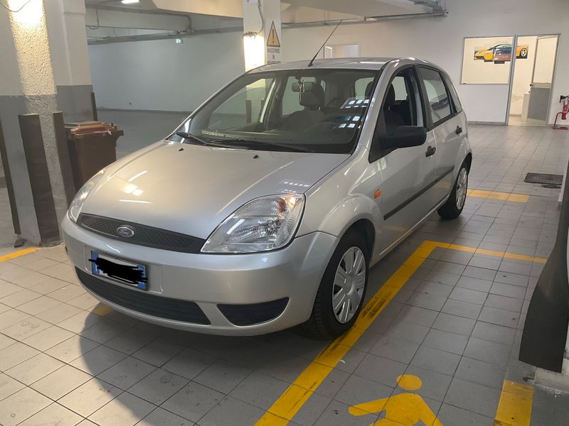 Ford Fiesta 1.25 — фото 1