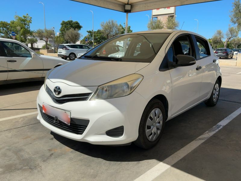 Toyota Yaris 1.0 VVT-i — 1/8