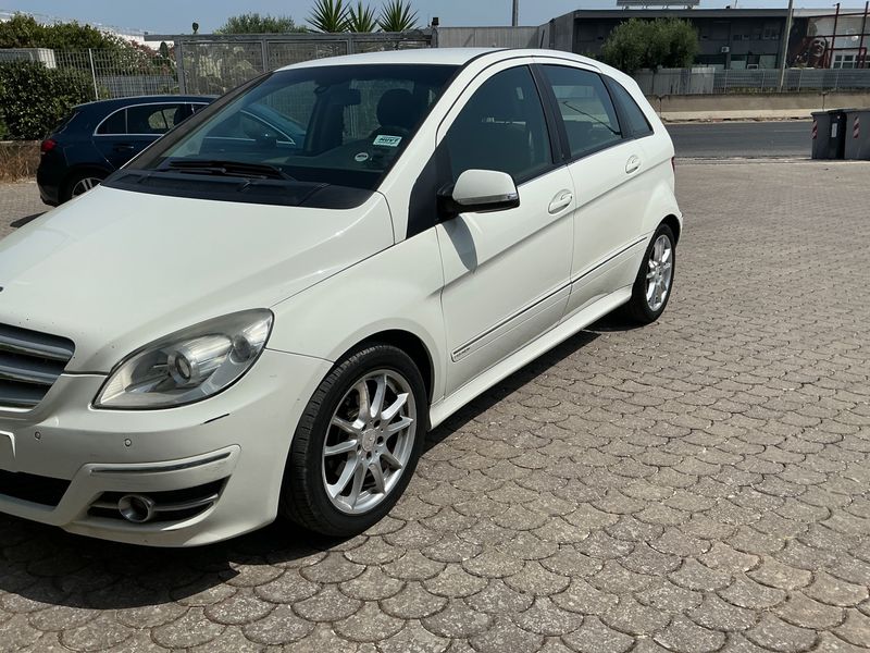 Mercedes-Benz B-Klasse B 180 CDI — 1/7
