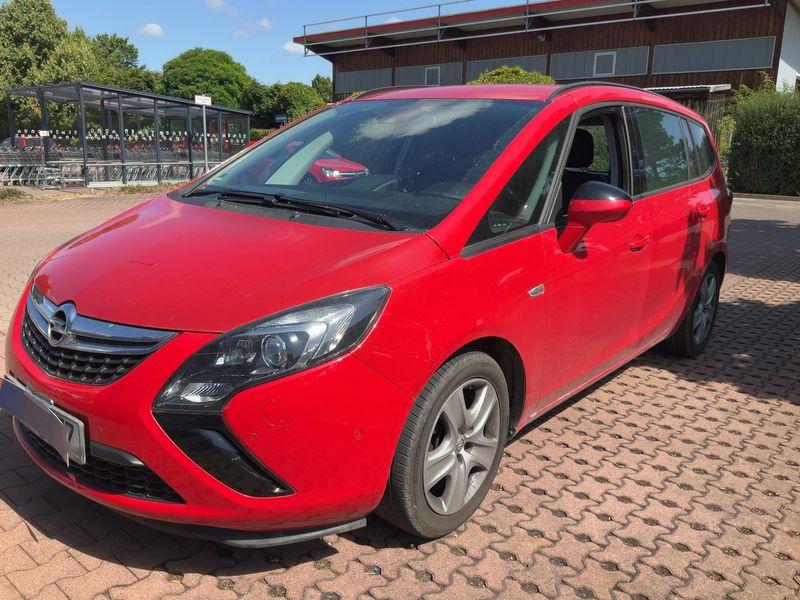 Opel Zafira Tourer 1.4 Turbo — 1/8