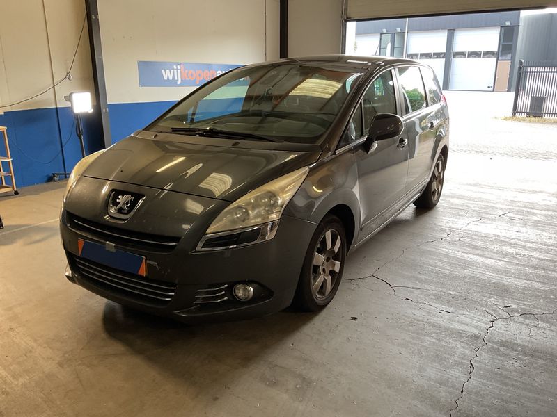 Peugeot 5008 1.6 — 1/8