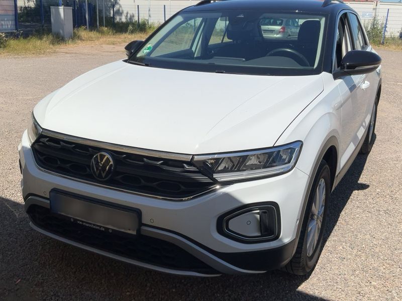 Volkswagen T-Roc 1.0 TSI — 1/8