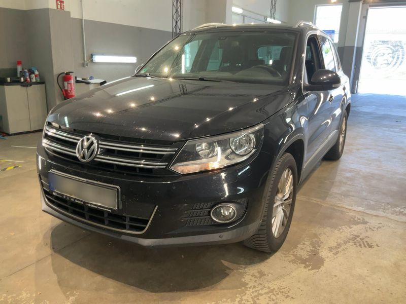 Volkswagen Tiguan 2.0 TDI — 1/8