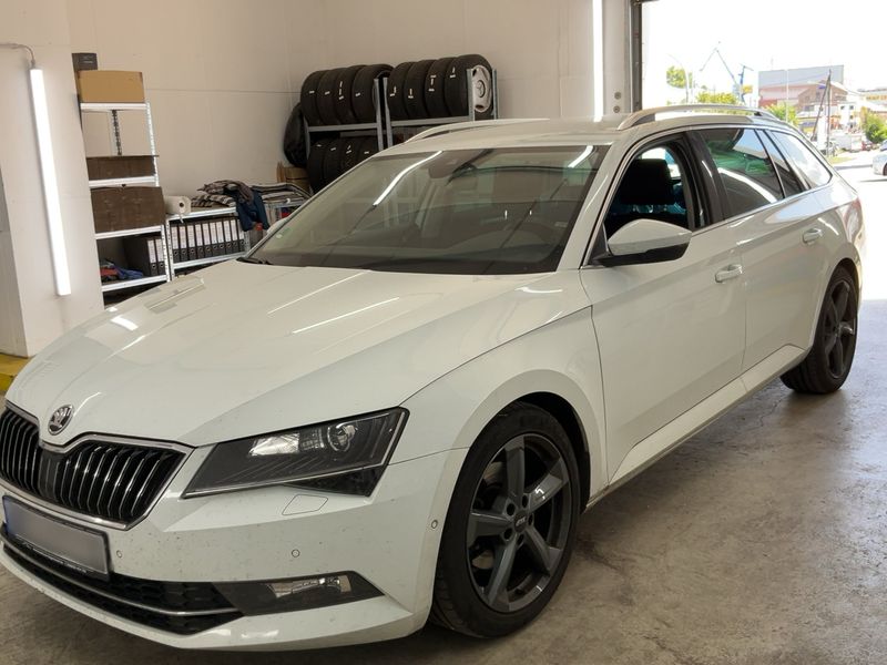 Skoda Superb 2.0 TDI — фото 1