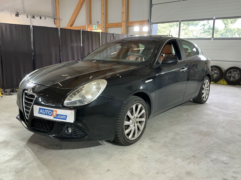 Alfa Romeo Giulietta 1.4 Turbo — 1/8