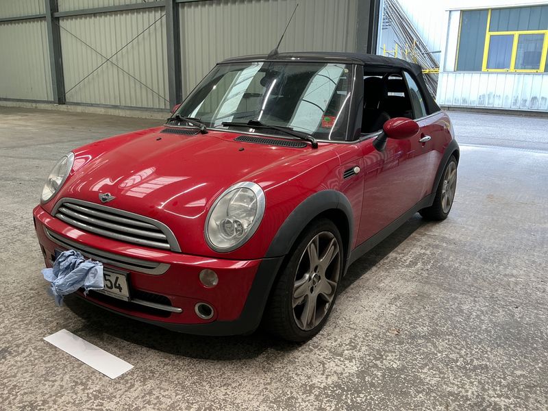 MINI Cabrio Cooper — 1/8