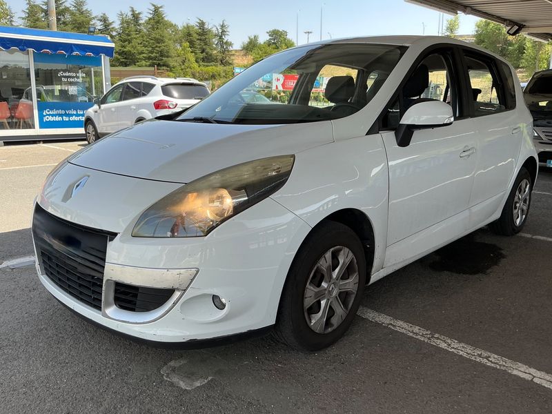 Renault Scenic 1.6 — 1/8