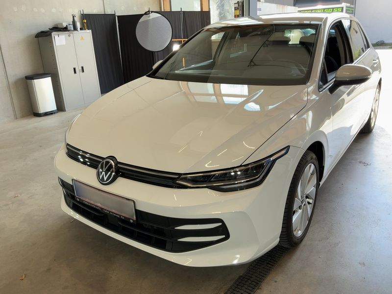 Volkswagen Golf VIII 1.5 TSI — фото 1