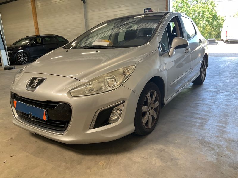 Peugeot 308 1.6 HDi — 1/8