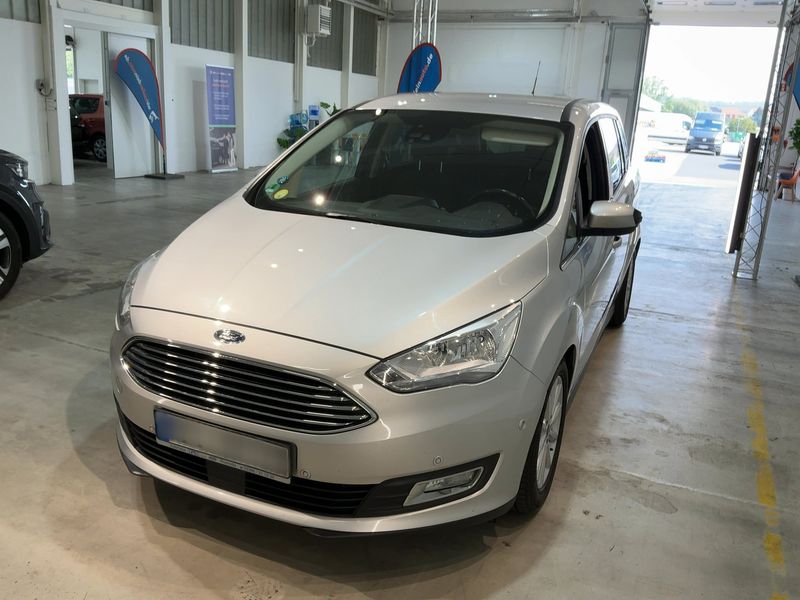Ford Grand C-Max 1.5 TDCi — фото 1