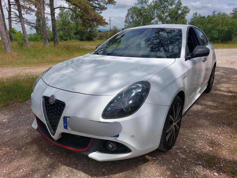 Alfa Romeo Giulietta 1.4 Turbo — 1/8