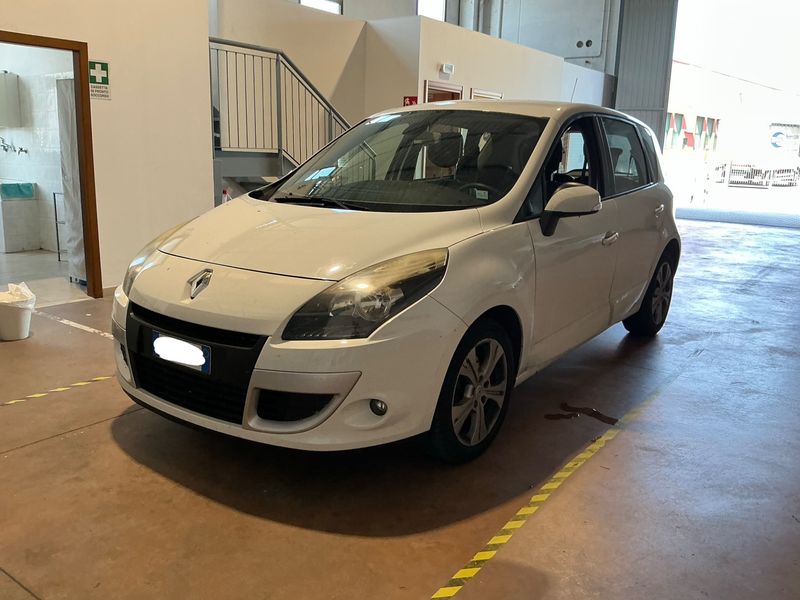 Renault Scenic 1.6 dCi — 1/8